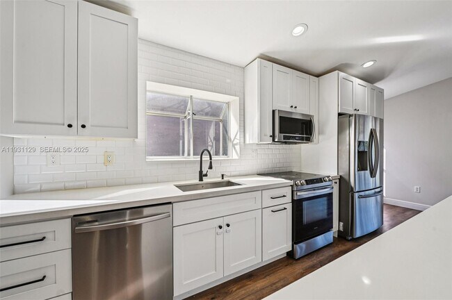 Building Photo - 1356 NW 192nd Ave