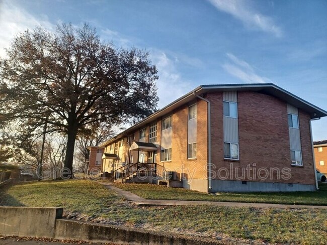 Building Photo - 5112 NW Kalivas Cir