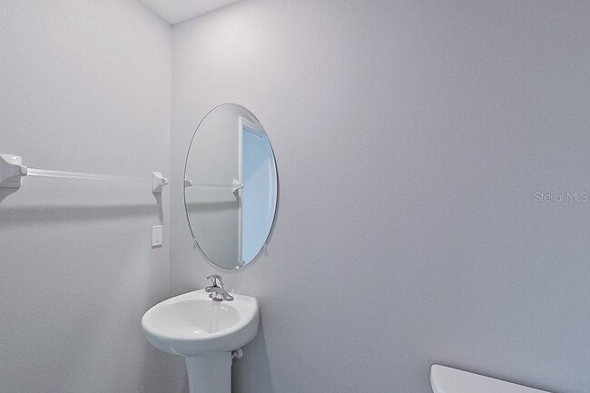 Building Photo - 8716 SW 44th Ct