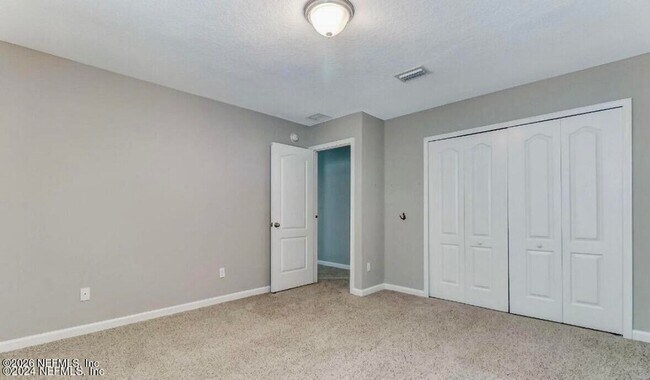 Building Photo - 96102 Graylon Dr
