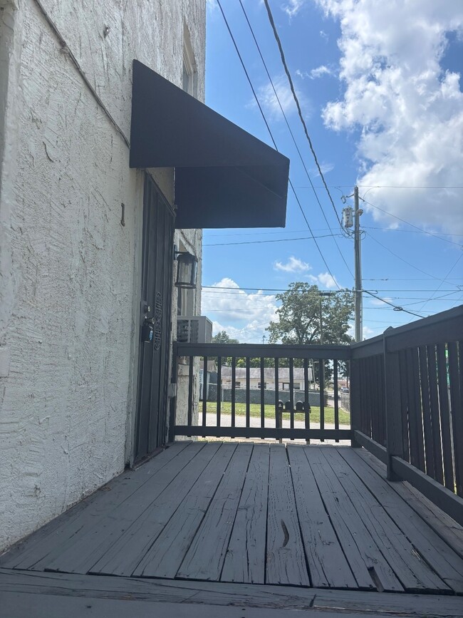 Building Photo - 15 Sawyer St