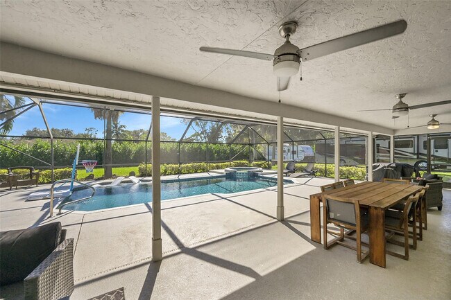 Building Photo - 8606 Arrowhead Dr