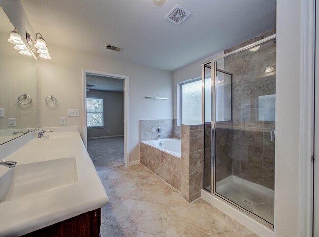 Building Photo - 20202 Stonebridge Terrace Dr