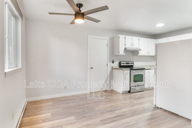 Building Photo - 1099 Woolsey Dr