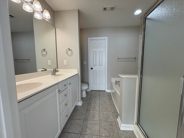 BR1 Bathroom - 808 Woodsford Dr