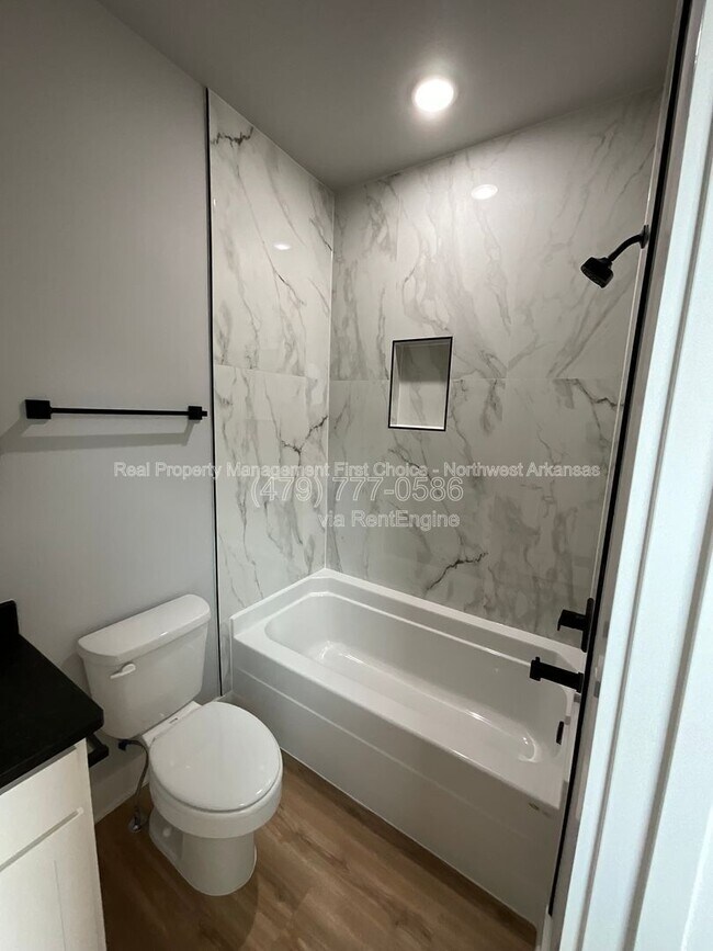 Building Photo - 1042 S Laramie Hts