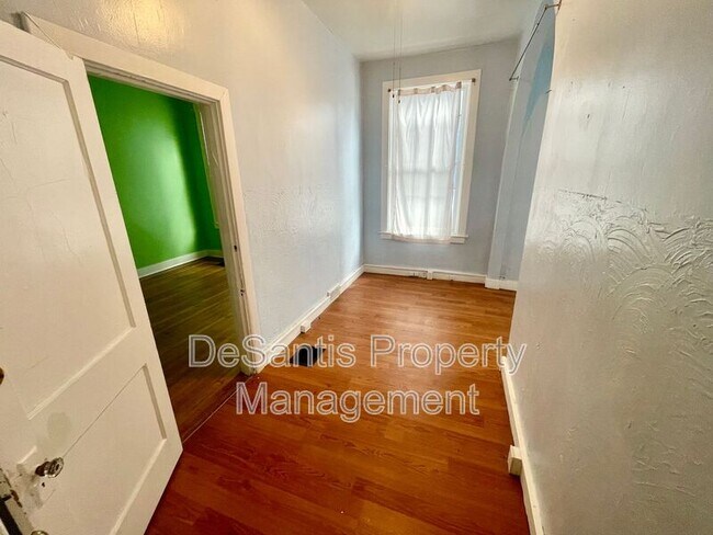 Building Photo - 5498 Hayes St