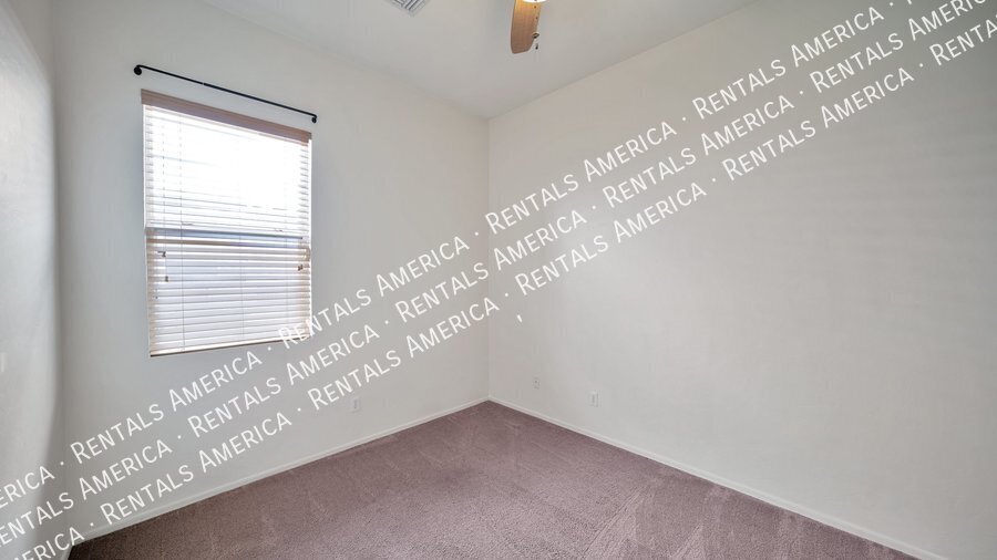 Building Photo - 76 N Desert Stream Dr