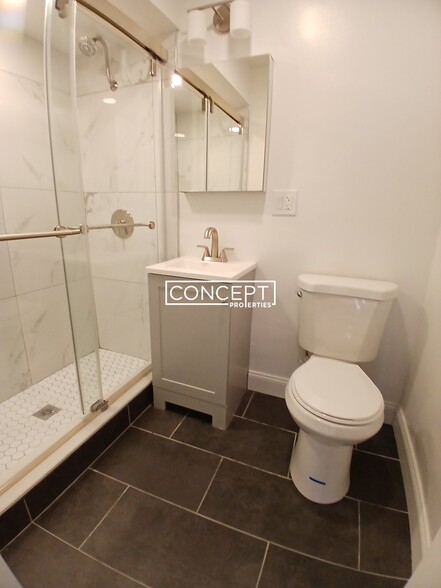 Building Photo - 529 Beacon St