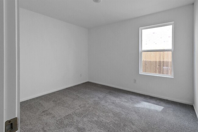 Building Photo - 9023 Rose Pelican Ln