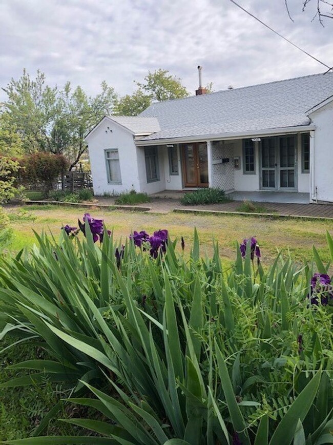 Primary Photo - 2043 &amp; 2045 West Street