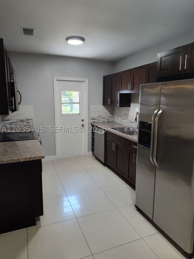Building Photo - 1101 NW 55th St