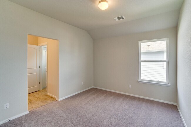 Building Photo - 123 White Dunes Dr
