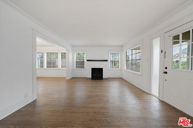 Building Photo - 235 Joy St