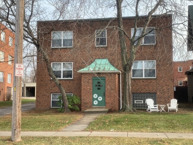1 Avail Nov - 1335 Mathews Ave
