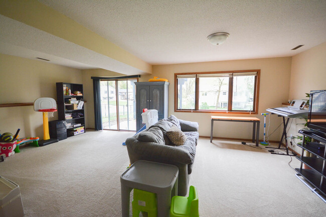 Building Photo - Cozy and Conveniently Located Home For Rent!