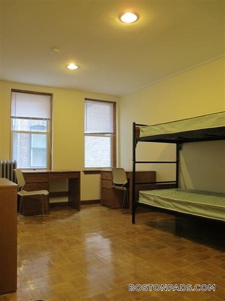 Building Photo - 165 Hemenway St