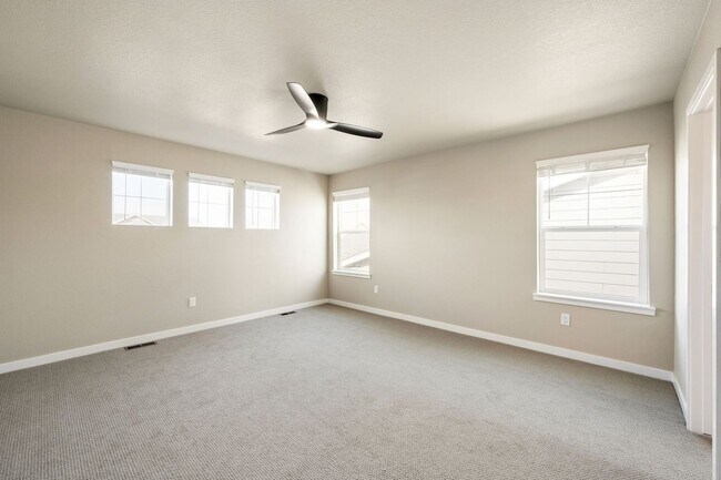 Building Photo - New 3-Bed, 2.5-Bath House with 2-Car Garage in Johnstown Farms