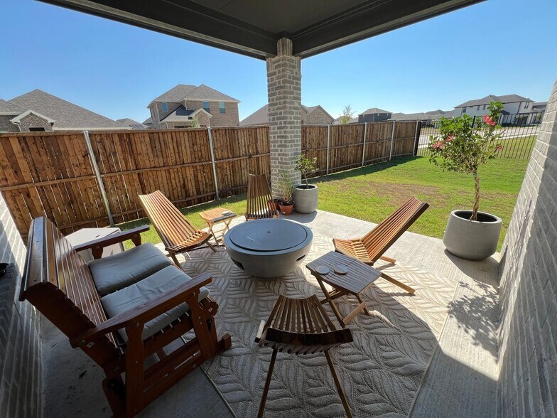 Building Photo - 401 Loganberry Dr