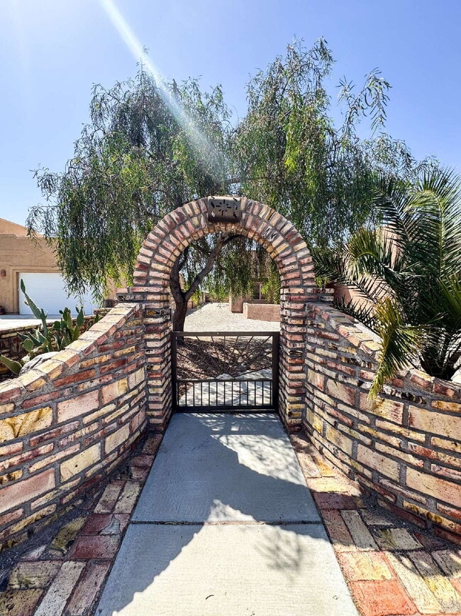Building Photo - “Well Maintained 2-Bedroom, 2-Bathroom Home in Foothills”