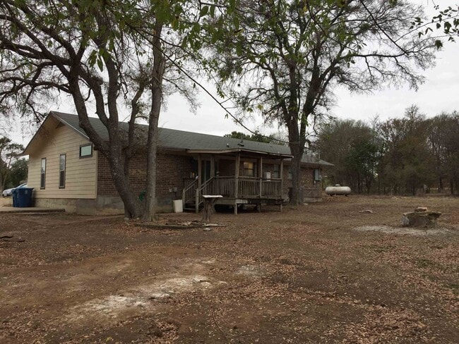 Building Photo - 501 E Oak Ridge Dr