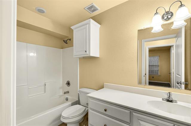 Building Photo - 1716 S Waco St