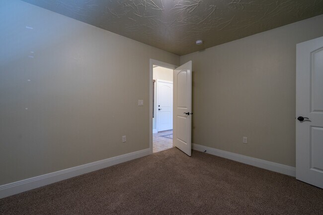 Building Photo - 2031 East Colorado Drive