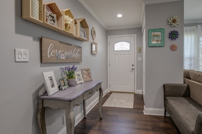 Building Photo - 523 Hawley Ct