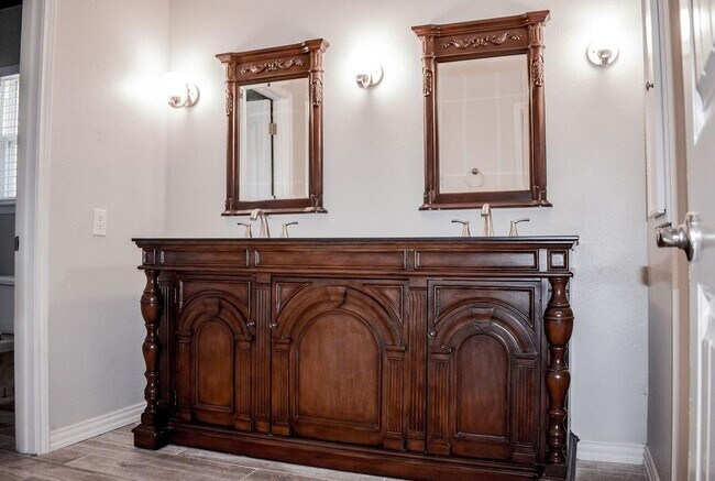 Building Photo - 7 Woody Creek Dr