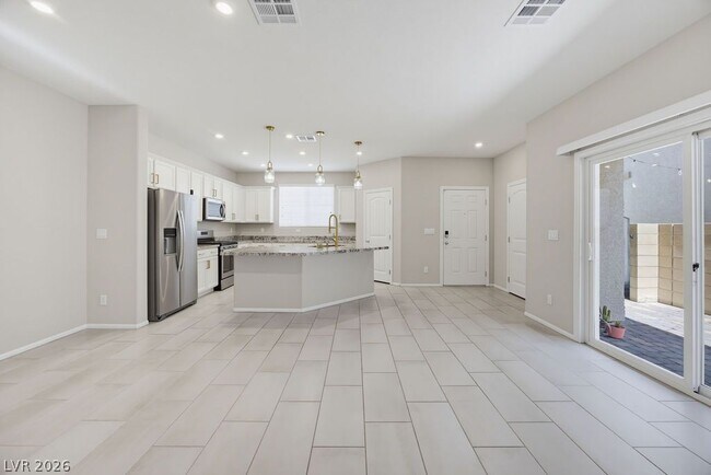 Building Photo - 10661 Sariah Skye Ave
