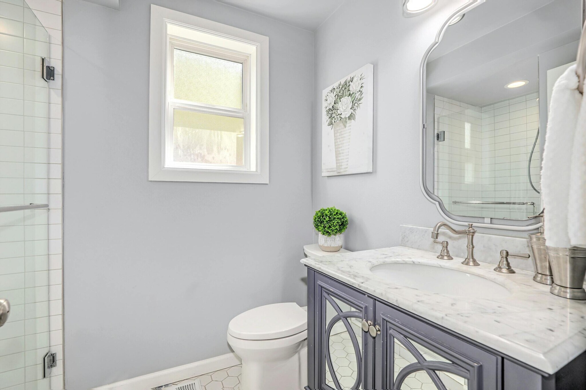 Building Photo - 2111 6th Ave W