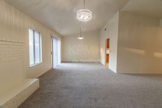 Building Photo - 8941 Blue Fox Way