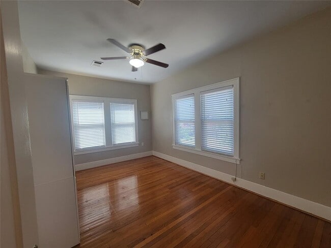 Building Photo - 2406 Huldy St