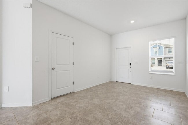 Building Photo - 3303 Laurent Lp