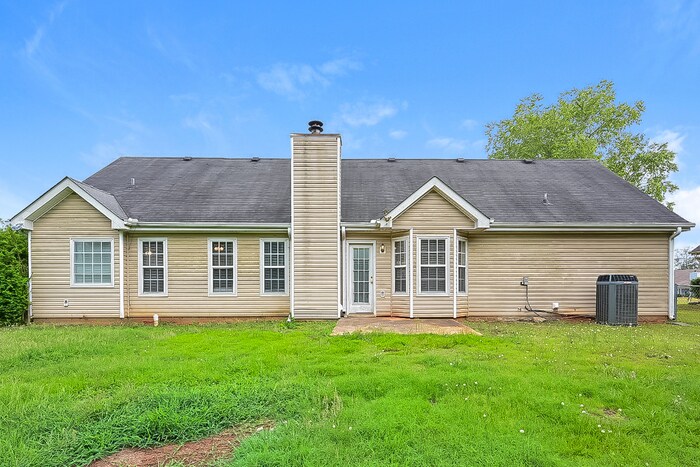 Building Photo - 395 Branchwood Dr