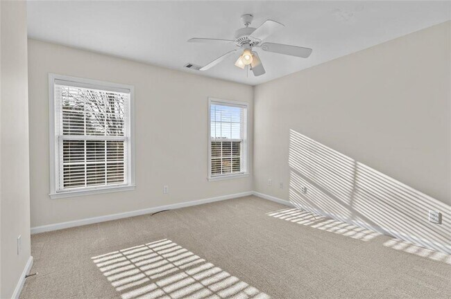 Building Photo - 4831 Edinburgh Dr