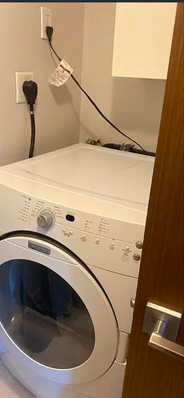 Building Photo - 2333 Brickell Ave