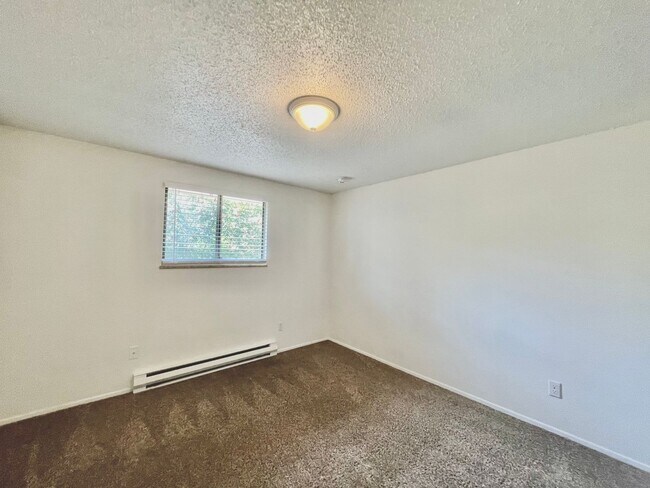 Building Photo - 10th2354 (MK-KS)