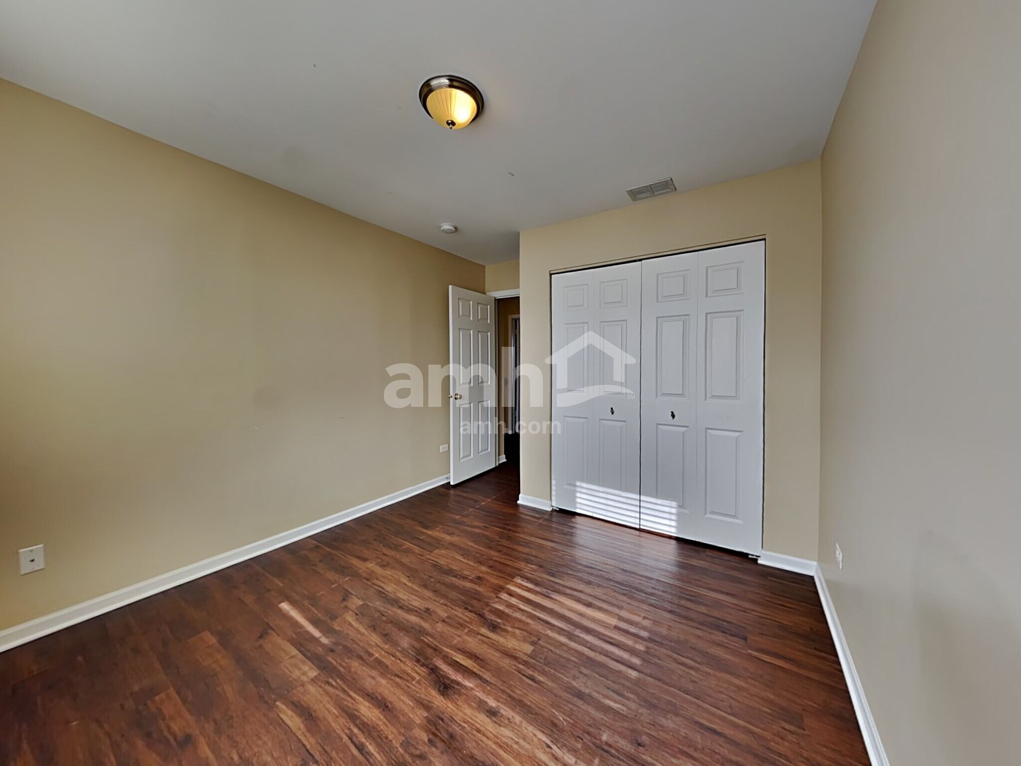 Building Photo - 2123 Red Oak Dr
