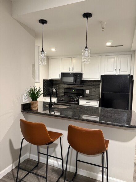 Building Photo - 355 I St SW