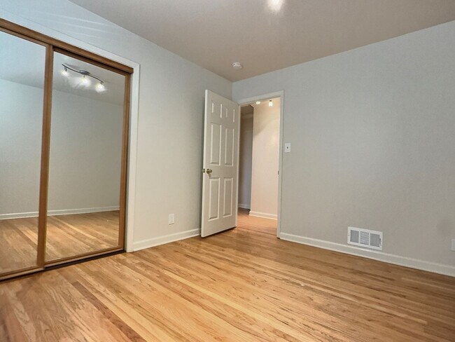 Building Photo - 3BD/2BA - Charming Home in Sunnyvale with Spacious Backyard