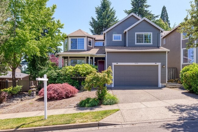 Building Photo - Elegant, Well-Loved, 5 bedroom, 3 bathroom...