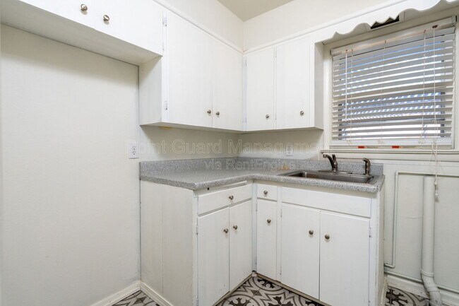 Building Photo - 6002 E 8th St N