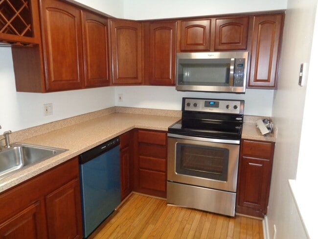 Building Photo - 1917 Fleet St