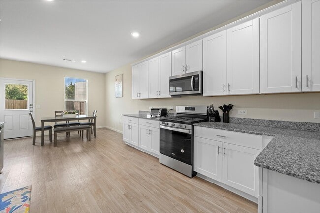 Building Photo - 16314 Dutton Clover Dr