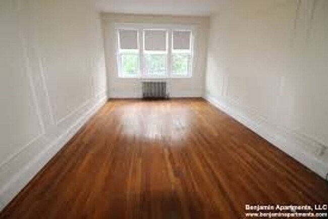 Building Photo - No Brokers Fee, No Security Deposit, Heat, Hot Water Included, Laundry on a Site, Parking