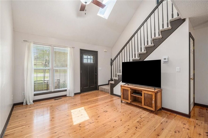Building Photo - 1853 Chickadee Dr