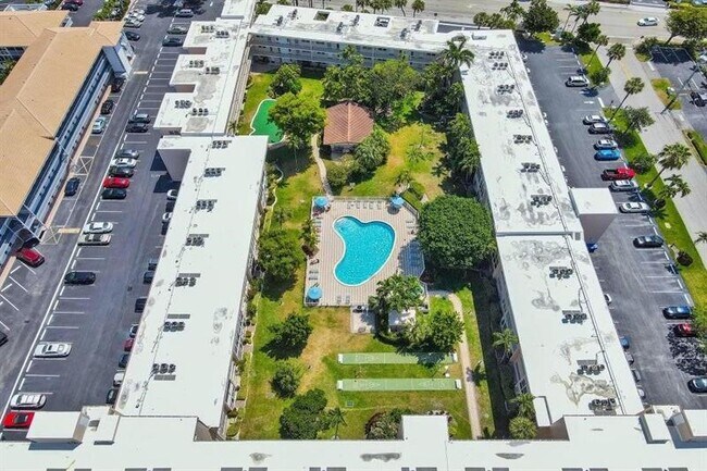 Building Photo - 1481 S Ocean Blvd