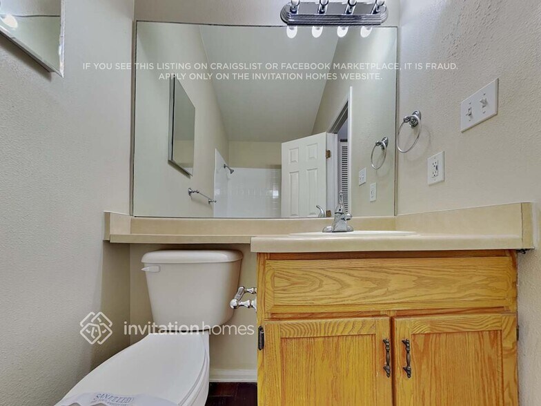 Building Photo - 3474 Foxridge Dr