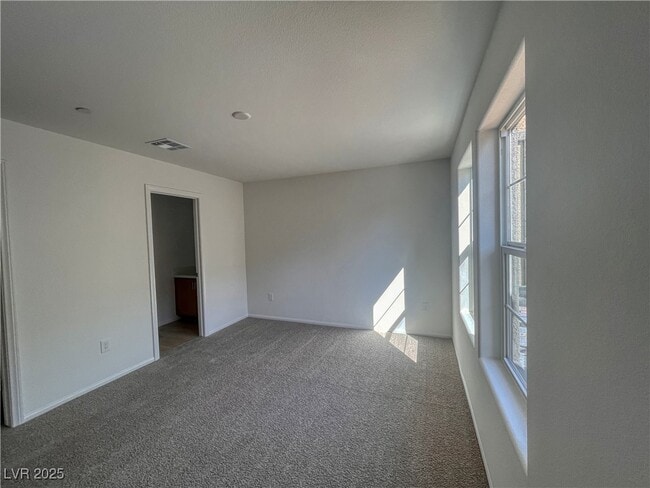 Building Photo - 8683 Luxuriant Ave